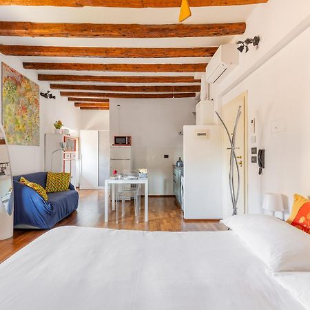 شقة Monolocale Sui Tetti Di Bologna - Via Indipendenza المظهر الخارجي الصورة