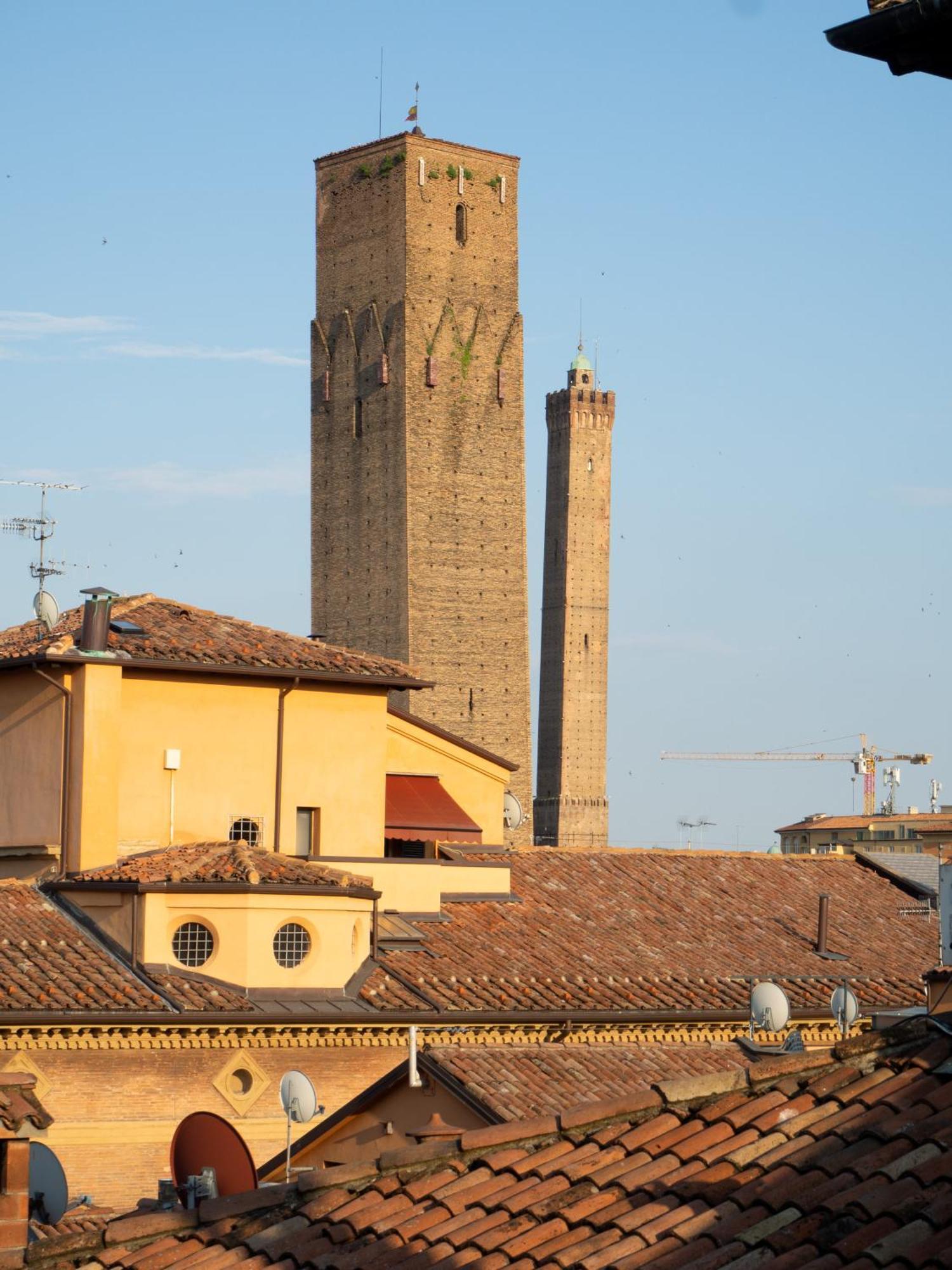 شقة Monolocale Sui Tetti Di Bologna - Via Indipendenza المظهر الخارجي الصورة