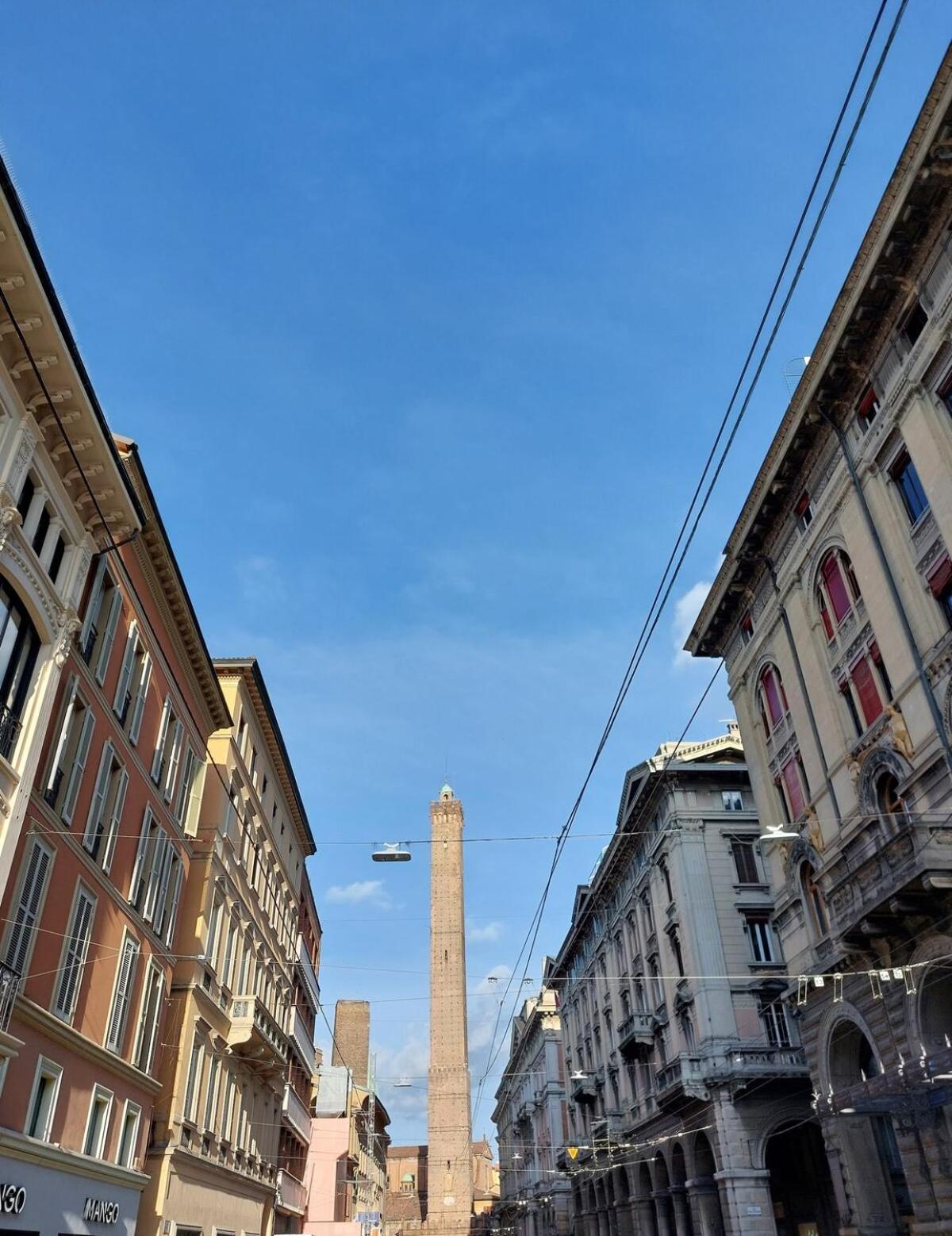 شقة Monolocale Sui Tetti Di Bologna - Via Indipendenza المظهر الخارجي الصورة