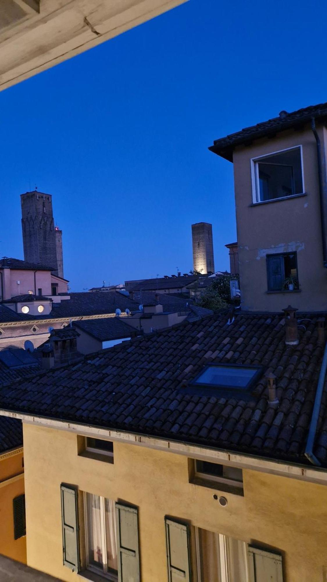 شقة Monolocale Sui Tetti Di Bologna - Via Indipendenza المظهر الخارجي الصورة
